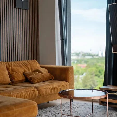 Apartman Skyview Luxury, Wide Monitor And Scenic Bath Window *