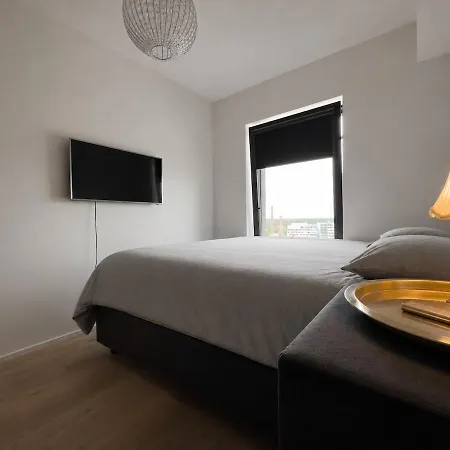 Skyview Luxury, Wide Monitor And Scenic Bath Window